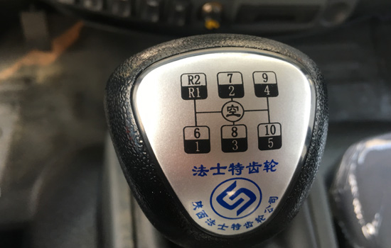 東風(fēng)后八輪平板車(chē)檔位