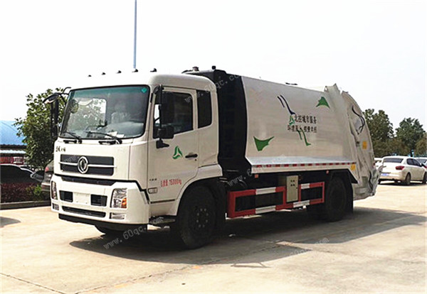 東風(fēng)天錦壓縮式垃圾車白綠涂裝發(fā)往山東郯城