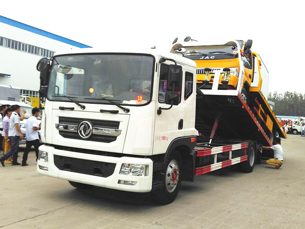 東風(fēng)新款D9平板清障車