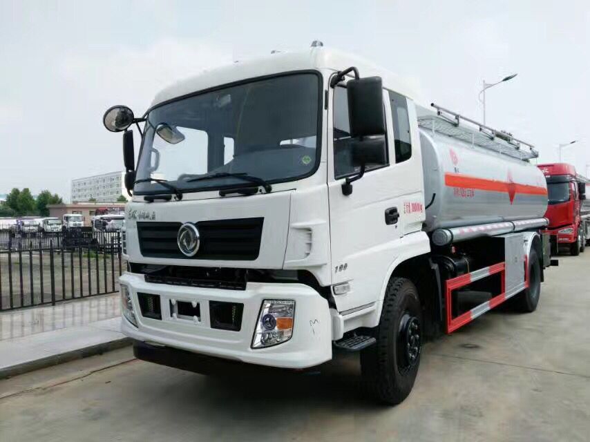 國五東風12.5方運油車