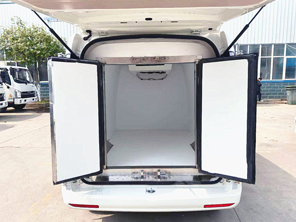 長(zhǎng)安V3面包冷藏車(chē) 長(zhǎng)安V3面包冷藏車(chē)