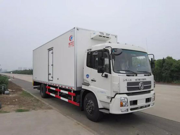東風天錦6.1米貨廂冷藏車 東風天錦6.1米貨廂冷藏車