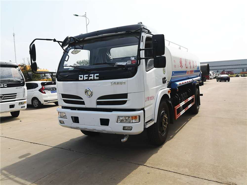 東風(fēng)福瑞卡灑水車(chē)圖片 東風(fēng)福瑞卡綠化噴灑車(chē)圖片