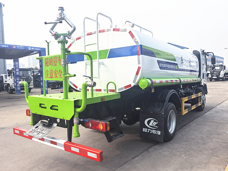 東風華神T1灑水車 東風華神T1灑水車