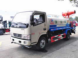 東風(fēng)霧炮灑水車(chē)規(guī)格型號(hào),熱銷5噸霧炮車(chē)報(bào)價(jià)