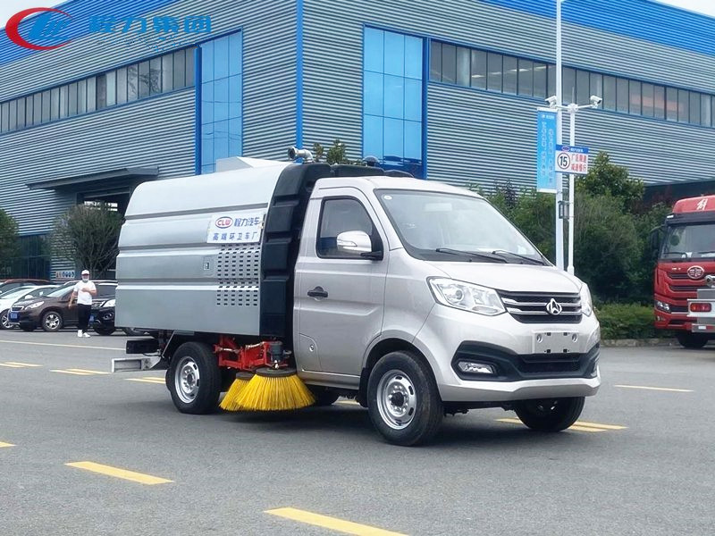 長(zhǎng)安國(guó)六3方掃路車(chē)