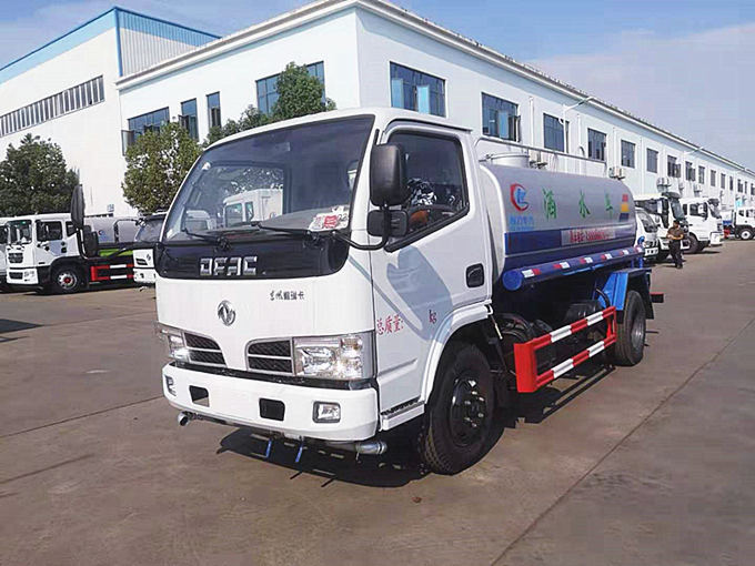 巴中購置湖北程力廠家東風(fēng)福瑞卡5噸灑水車一臺(tái)