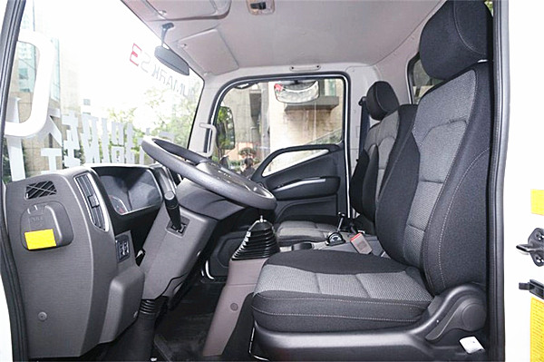 福田歐馬可藍(lán)牌國(guó)六冷藏車